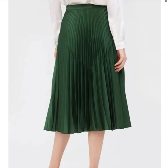 Lilysilk platted skirt - Picture 3 of 10